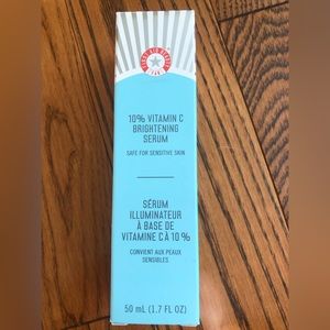 First Aid Beauty 10% Vitamin C Brightening Serum 50ml Sensitive Skin Safe
